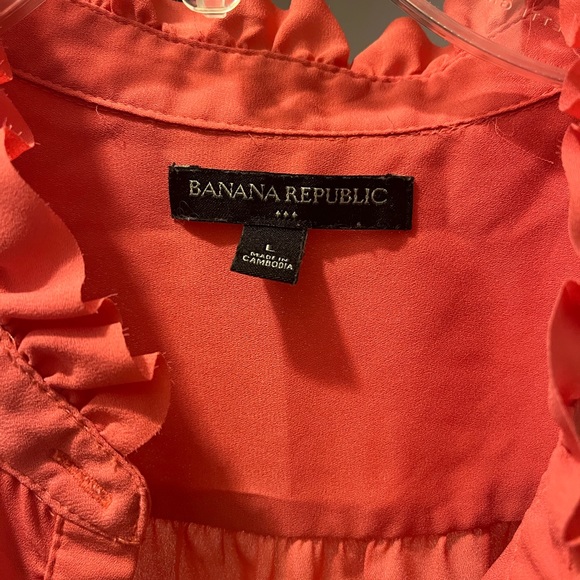 Banana Republic Coral sleeveless blouse w/ ruffle detail - Sz L - Picture 2 of 2